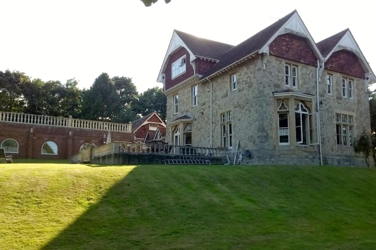 Country Manor House With Indoor Pool And Hot Tub Villa Rochester  Exterior photo