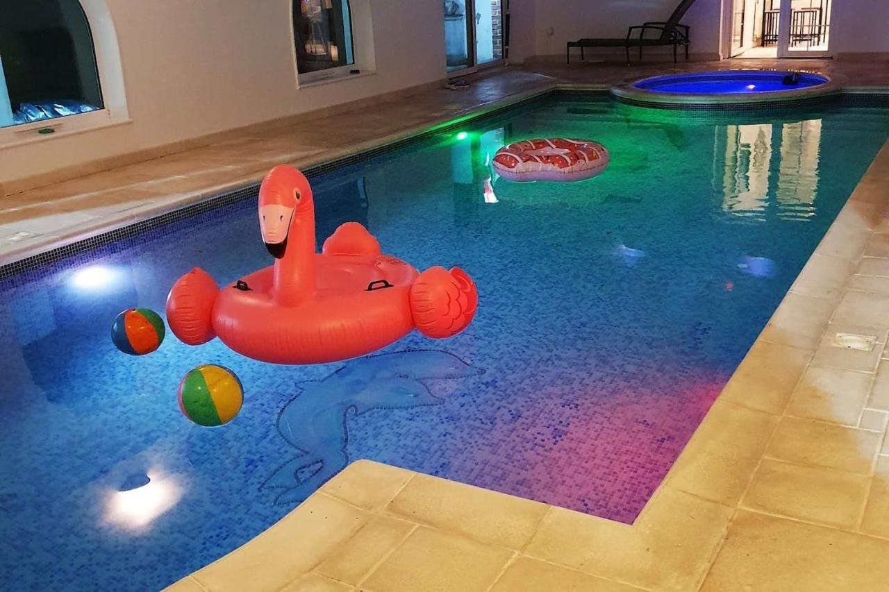 Country Manor House With Indoor Pool And Hot Tub Villa Rochester  Exterior photo